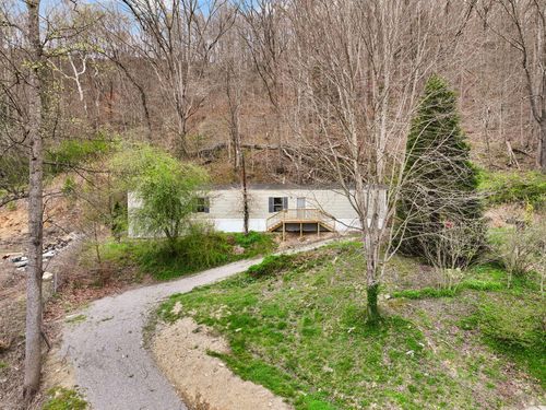 183 Circle Pine Dr, Coalgood, KY, 40818-5012 | Card Image