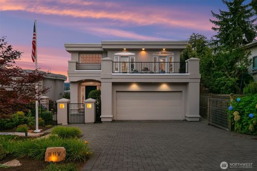 225 8th Ave, Kirkland, WA, 98033-5527 | Card Image