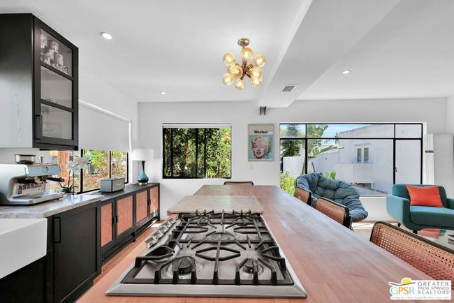 2 - 8319 Waring Ave, Condo with 2 bedrooms, 2 bathrooms and 1 parking in West Hollywood CA | Image 15