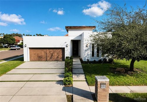 1824 Harvard Ave, McAllen, TX, 78504-6175 | Card Image