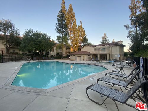 tl301-675 Oak Run Trl, Oak Park, CA, 91377-5620 | Card Image