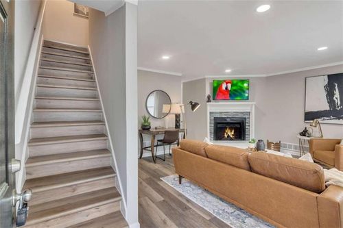 2099 Valley Oaks Dr Se, Smyrna, GA, 30080-1400 | Card Image