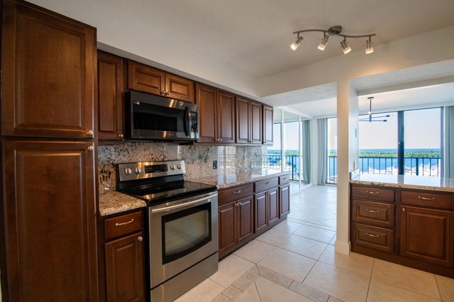 APT-1134 - 122 Lakeshore Dr, Condo with 2 bedrooms, 2 bathrooms and null parking in North Palm Beach FL | Image 15