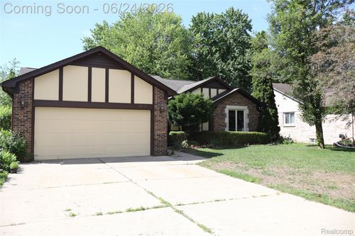 2800 Ranieri Dr, Troy, MI, 48085-1109 | Card Image