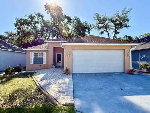 8711 Busch Oaks St, Tampa, FL, 33617-6043 | Card Image