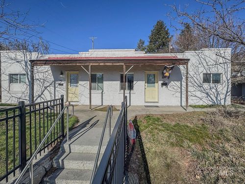 938/940 W A St, Moscow, ID, 83843 | Card Image