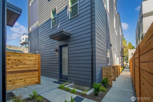 9019 13th Ave Nw, Seattle, WA, 98117 | Card Image