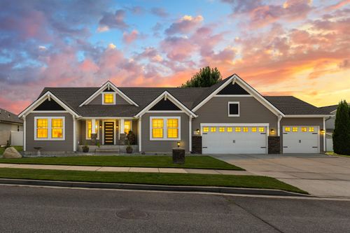 19202 E 11th Ave, Greenacres, WA, 99016-5175 | Card Image