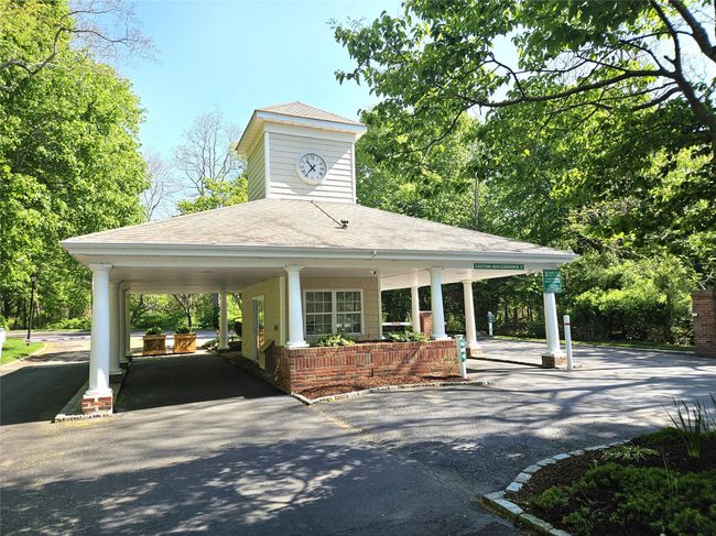 The Sought After "Willow Ponds On The Sound" Community Offers A 24 Hour Gated Entrance, Many Community Amenities Including A Wonderful Clubhouse, In Ground Pool, Tennis & Pickleball Courts, And A Boardwalk/Walkway To A Private Long Island Sound Beach! Enjoy Resort Style Living & The Peaceful North Fork! | Image 17