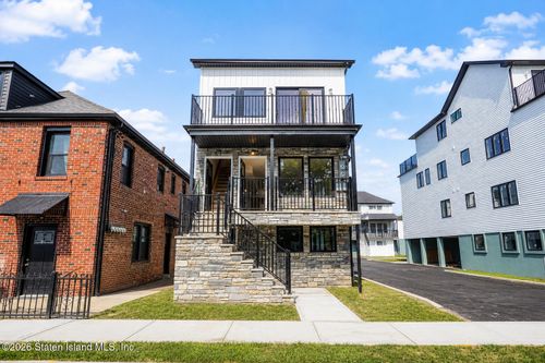 339 Mallory Avenue, Staten Island, NY, 10305 | Card Image