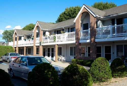 d03-870 Little East Neck Rd, Babylon, NY, 11704-4639 | Card Image
