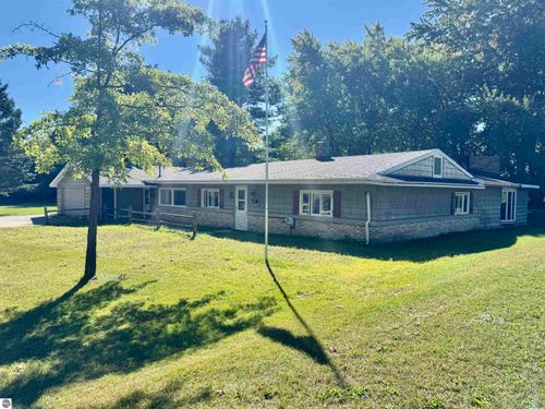 440 S Chippewa St, Shepherd, MI, 48883-9076 | Card Image