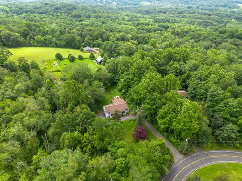 205 Luther Drive, Southbury, CT, 06488 | Card Image