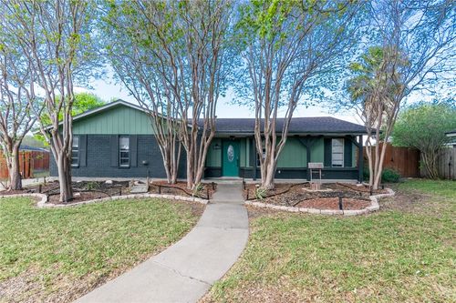 1815 Live Oak Dr, Portland, TX, 78374-2903 | Card Image