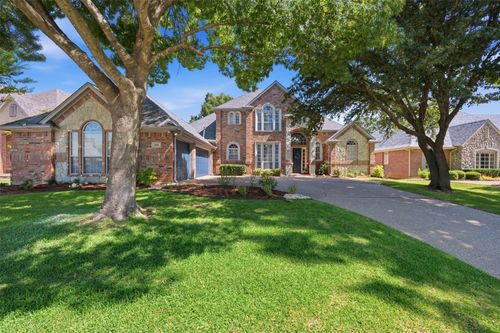 869 Thomas Crossing Dr, Burleson, TX, 76028-3207 | Card Image