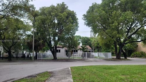 1-586 Nw 48th St, Miami, FL, 33127-2463 | Card Image