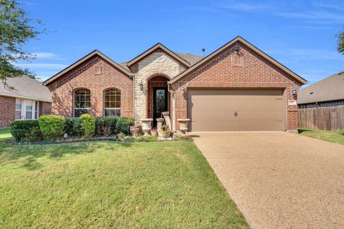 105 Manor Ln, Waxahachie, TX, 75165-7532 | Card Image