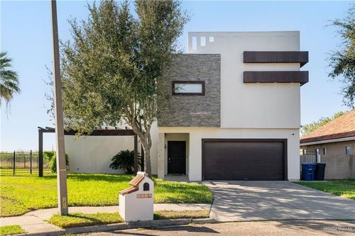 2324 S 48th St, McAllen, TX, 78503-7323 | Card Image