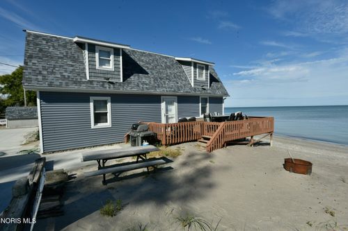 9811 W Locust Point Road, Oak Harbor, OH, 43449 | Card Image