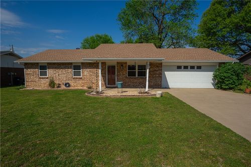 802 Andy St, Springdale, AR, 72762-3855 | Card Image