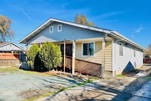 1918 S Olive Avenue, Stockton, CA, 95215 | Card Image
