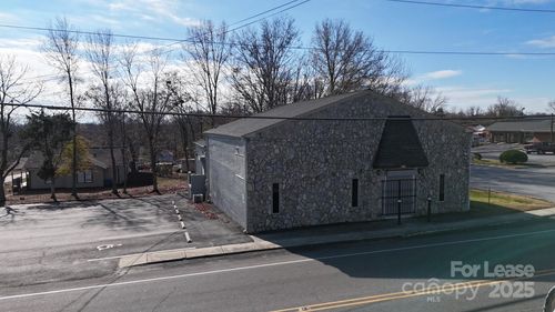 2605 1st Ave Sw, Hickory, NC, 28602-1912 | Card Image