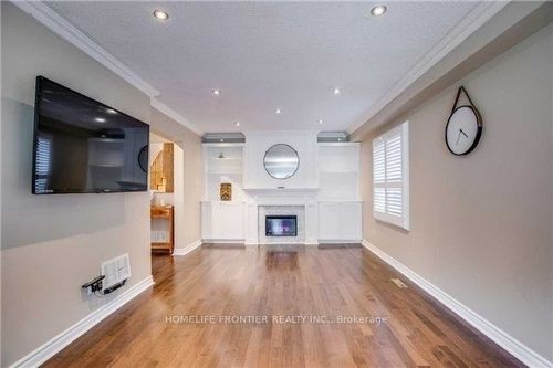 4663 Crosswinds Dr, Mississauga, ON, L5V1G6 | Card Image