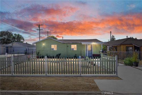 211 Pauley St, Tehachapi, CA, 93561-1627 | Card Image