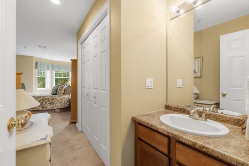 423-4 Sterling Hill Ln, Exeter, NH, 03833-4873 | Card Image