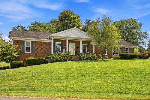 300 Stonewall Dr, Springfield, TN, 37172-4417 | Card Image
