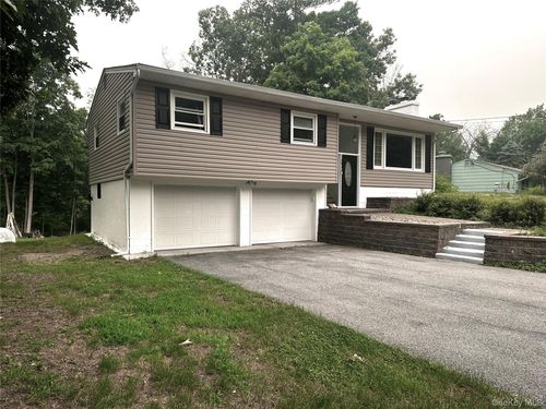 171 Roosevelt Rd, Hyde Park, NY, 12538-2327 | Card Image