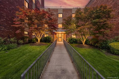 305-115 Dehaven Dr, Yonkers, NY, 10703 | Card Image