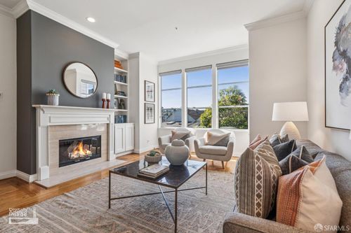 22-4150 17th St, San Francisco, CA, 94114-4220 | Card Image