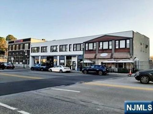 368-356-368 Cedar Ln, Teaneck, NJ, 07666-3411 | Card Image