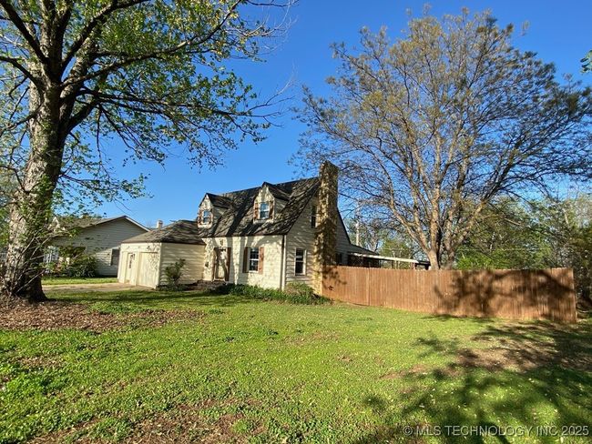 911 S 6 Th St, House other with 3 bedrooms, 3 bathrooms and null parking in Ponca City OK | Image 14