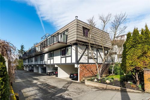 4-210 Douglas St, Victoria, BC, V8V2P2 | Card Image