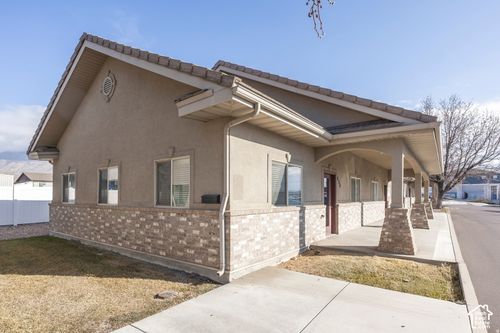 856 S Main St, Pleasant Grove, UT, 84062-3528 | Card Image