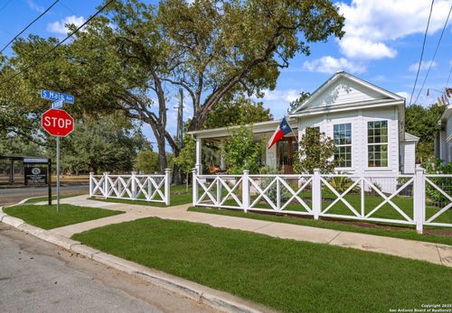 217 W Johnson, San Antonio, TX, 78204-1438 | Card Image