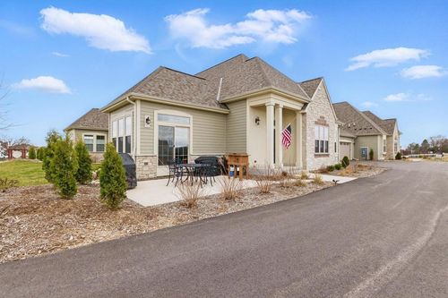 1507 Sandhill Boulevard, Hartland, WI, 53029 | Card Image