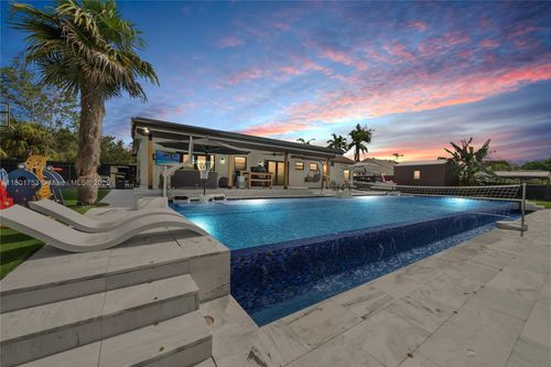 8840 Sw 181st Ter, Palmetto Bay, FL, 33157-5936 | Card Image