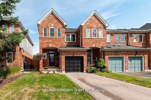 14 Blacksmith Lane, Whitby, ON, L1P1N2 | Card Image