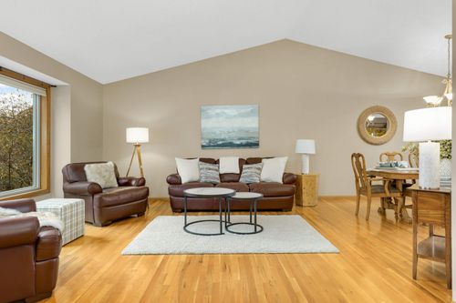 1105 W 158th St, Burnsville, MN, 55306-5476 | Card Image