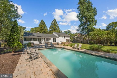 9013 Beatty Dr, Alexandria, VA, 22308-2808 | Card Image