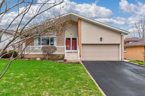 38 Colonnade Road, North York, ON, M2K2L5 | Card Image