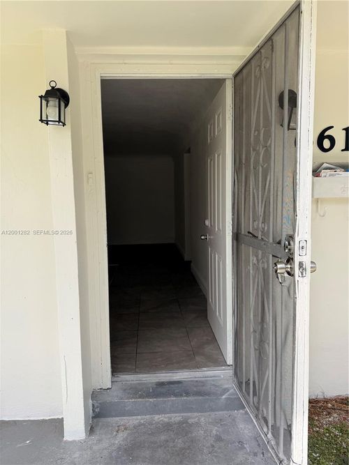 a-6613 Evergreen Dr, Miramar, FL, 33023 | Card Image