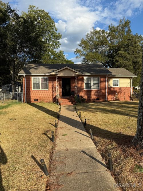 2200 Elkdale St, Selma, AL, 36701-4911 | Card Image