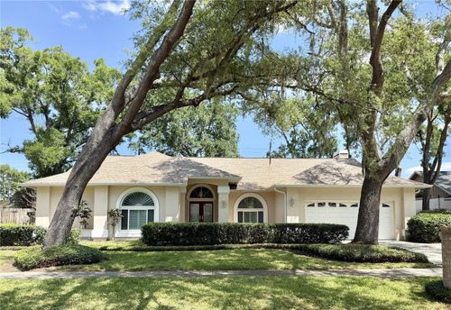 6326 N Queensway Dr, Temple Terrace, FL, 33617-2441 | Card Image