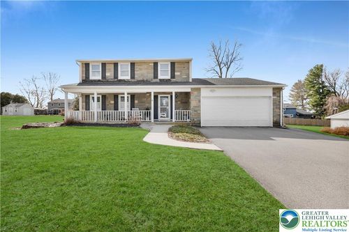 517 Apple Hill Dr, Forks Twp, PA, 18040-7863 | Card Image