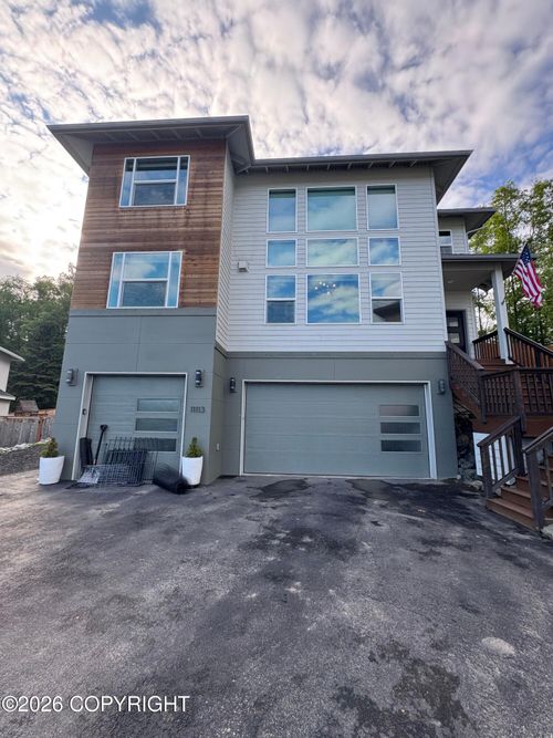 11113 June Agnes Cir, Eagle River, AK, 99577-8196 | Card Image