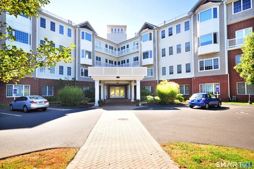 218-1 King Philip Drive, West Hartford, CT, 06117 | Card Image
